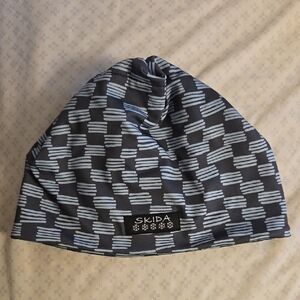 Skida Black and Gray Patterned Beanie